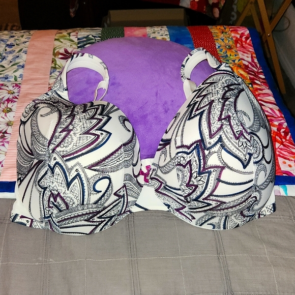 Bra - Picture 1 of 4